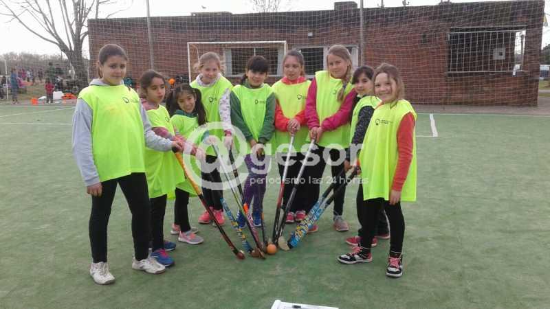 Se compitió en Colonia, en handball y hockey.